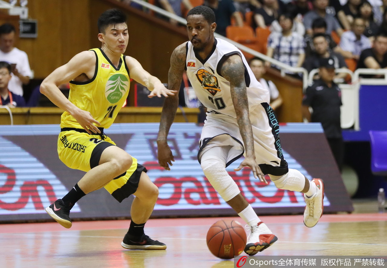 关于全场焦点：张伟28分火力全开，带领球队获胜！的信息