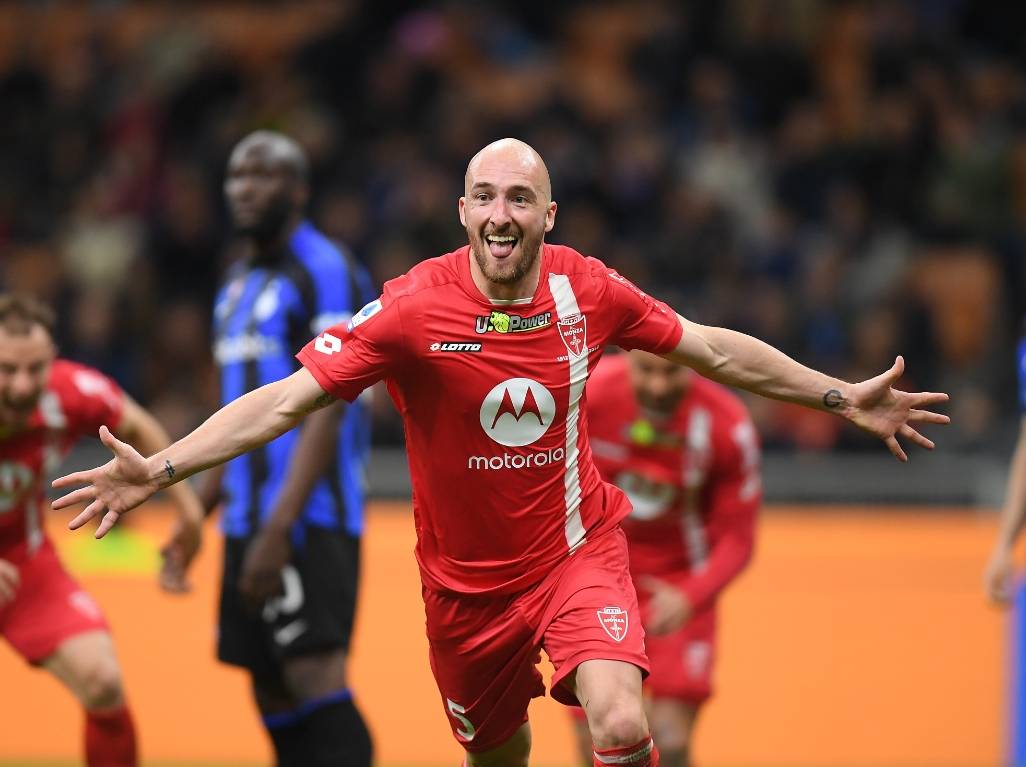 意甲激烈,比分3-2,明星球员各自贡献两球,关键数据:远射准确性达70%的简单介绍 意甲激烈,比分3-2,明星球员各自贡献两球,关键数据:远射准确性达70%的简单介绍