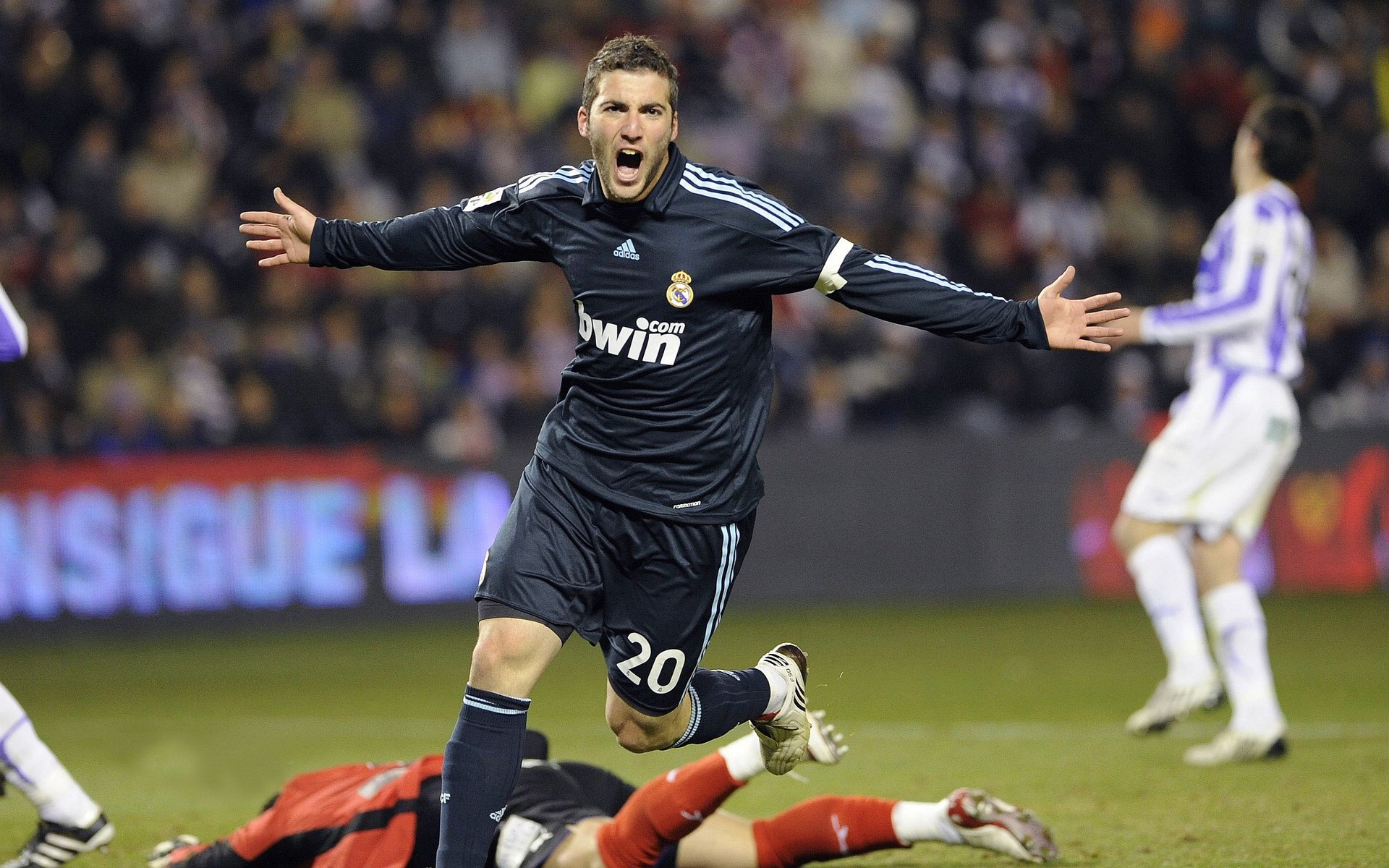 国际米兰小胜斯佩齐亚,欧冠席位稳固,国际米兰小将